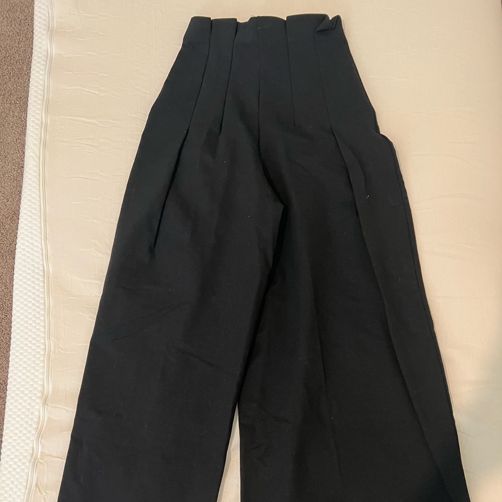Black trousers. Size US 6.